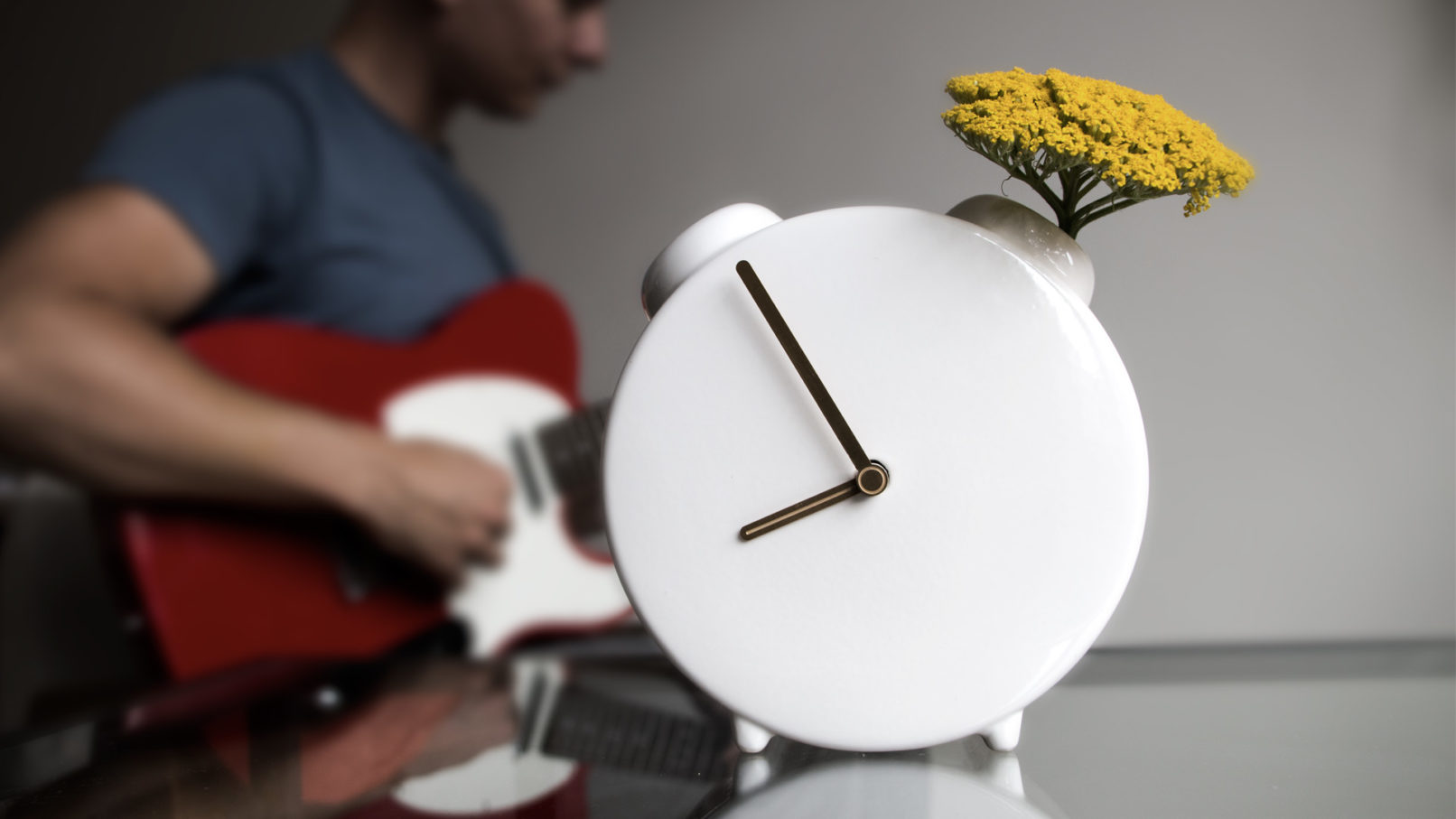 Clock-Vase-Jaro-Kose-Flower-Gold-Clay-Design-Product